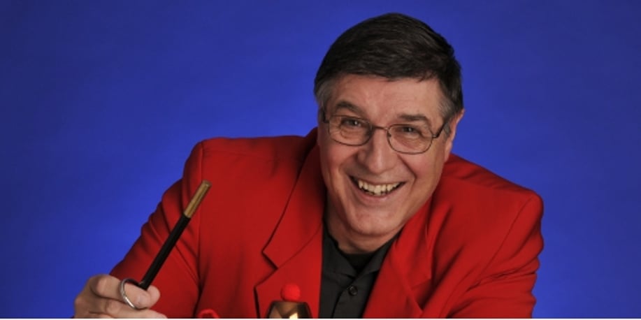 Gallery photo 4 of JD Stewart Magician Extraordinaire