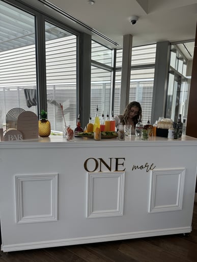 Gallery photo 10 of JE Bartending