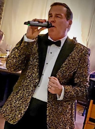 Gallery photo 4 of Jeff Dewbray Sings