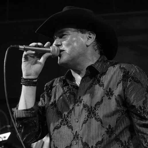 Gallery photo 5 of Jeff Dewbray Sings