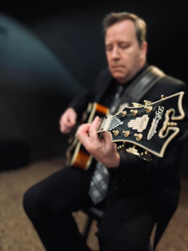 Gallery photo 1 of Jeff Martin Guitarist