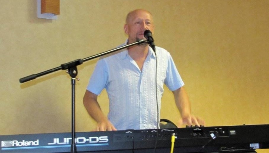 Gallery photo 22 of Jeffrey Bowen Music and Dueling Pianos