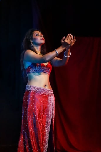 Gallery photo 8 of Alice Grace (Fire & Bellydance)