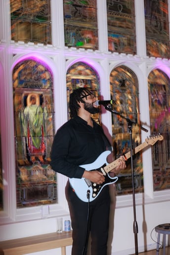 Gallery photo 3 of Jem Bleu