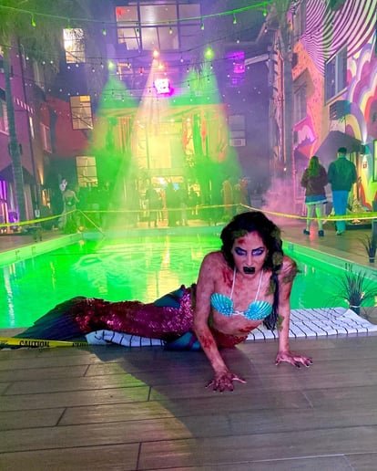Gallery photo 5 of Jen Galasso of Siren Call Entertainment