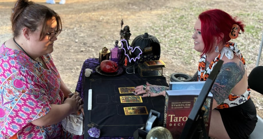 Gallery photo 5 of Jen Reads Tarot