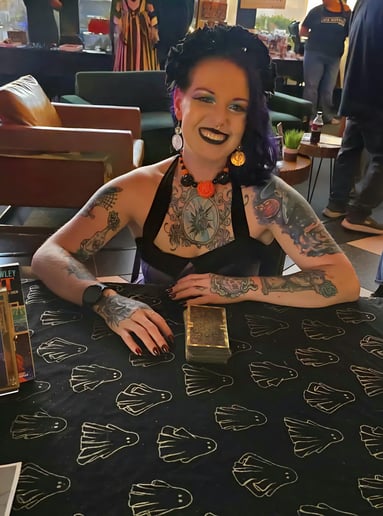 Gallery photo 6 of Jen Reads Tarot