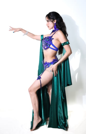 Gallery photo 6 of Jennifer Estrella Bellydance