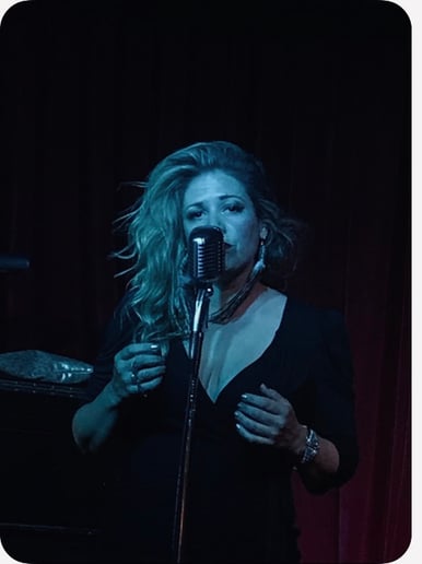 Gallery photo 2 of Jennifer Silva, Soulful Vocalist