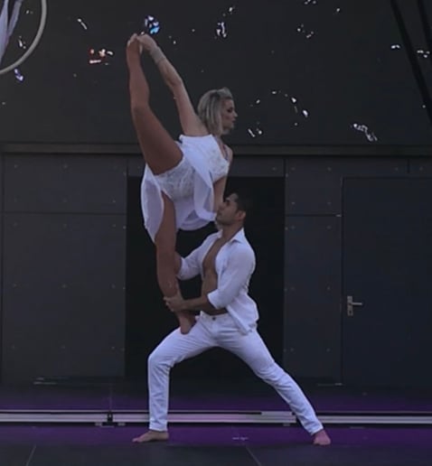 Gallery photo 2 of Jenny Kim Thiem - Duo Gravity