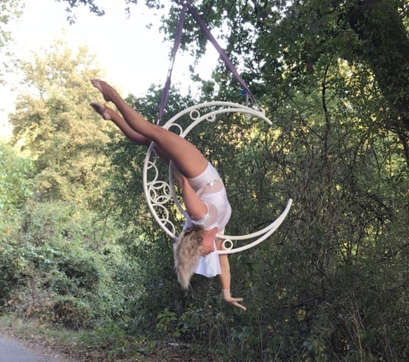 Gallery photo 7 of Jenny Kim Thiem - Duo Gravity