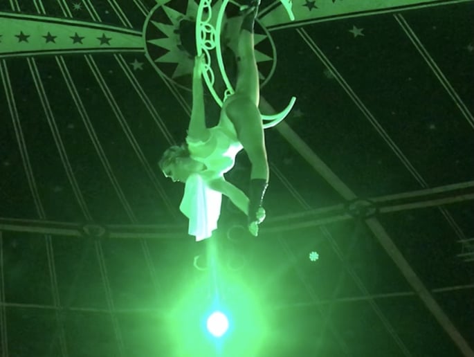Gallery photo 21 of Jenny Kim Thiem - Duo Gravity