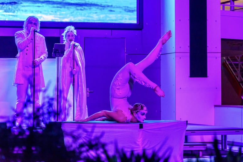 Gallery photo 34 of Jenny Kim Thiem - Duo Gravity