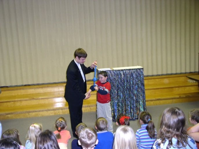 Gallery photo 3 of Jeremy The Illusionist