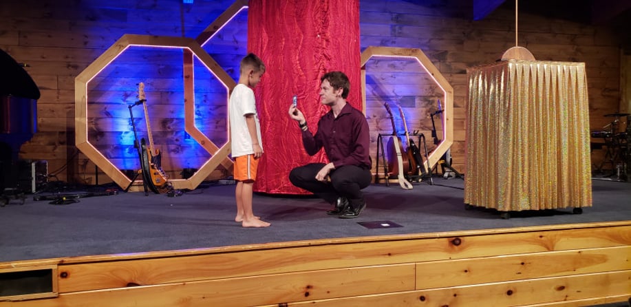 Gallery photo 2 of Jeremy The Illusionist