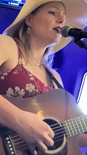 Gallery photo 1 of Jess Sides Music
