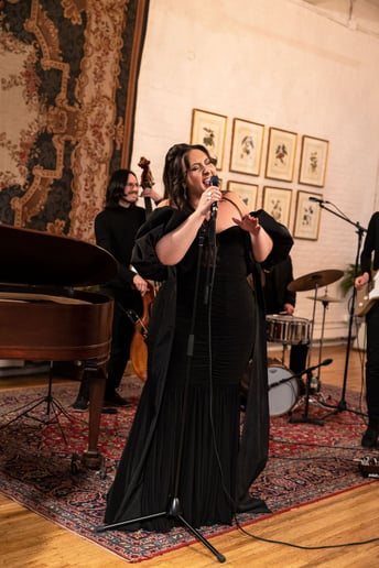Gallery photo 3 of Jessa V & The Fringe