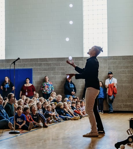 Gallery photo 2 of Jesse The Juggler Show