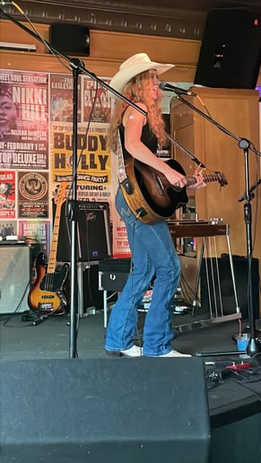 Gallery photo 5 of Jessey Adams