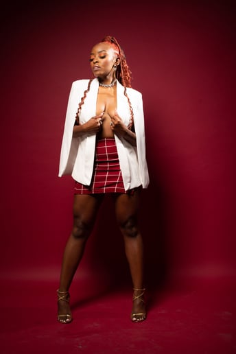 Gallery photo 2 of Jessica James