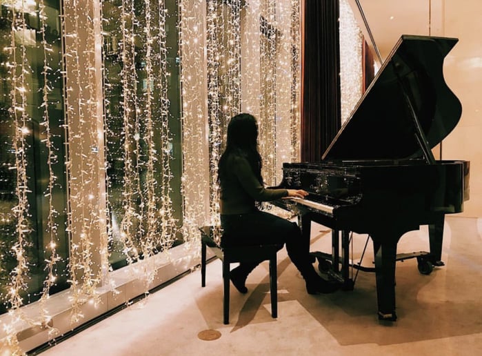 Gallery photo 7 of Jessica La Music