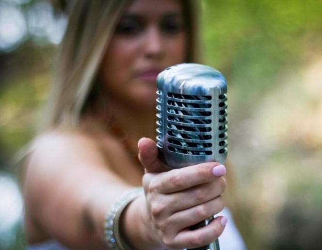 Gallery photo 1 of Jessica Lewis and The Midnighters