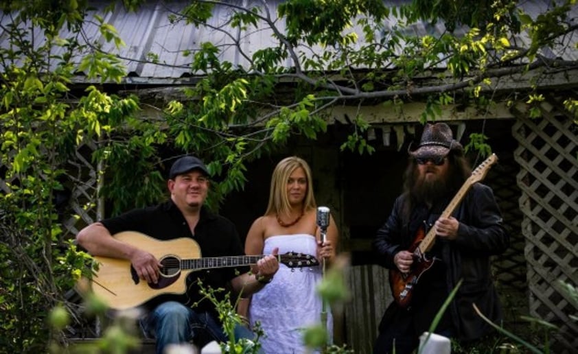Gallery photo 2 of Jessica Lewis and The Midnighters