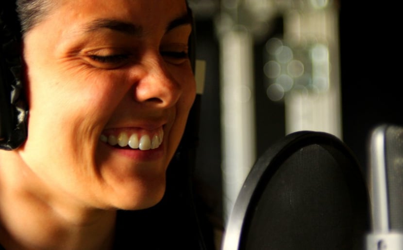 Gallery photo 2 of Jessica Victoria: Songstress and Storyteller