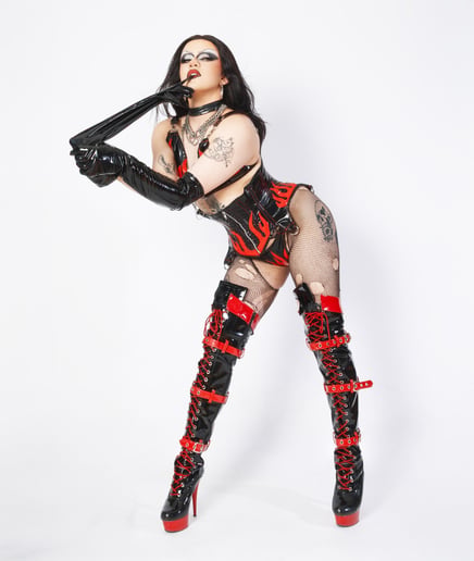 Gallery photo 6 of Jessie James