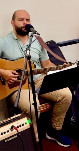 Gallery photo 1 of Jesus L. Acoustic