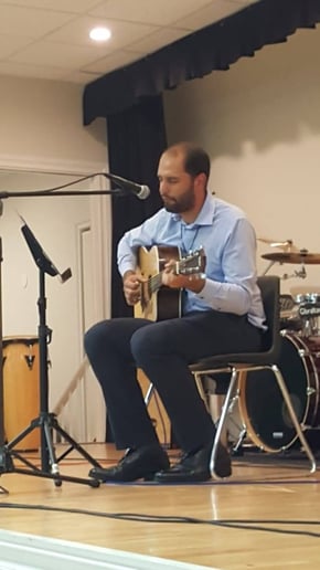 Gallery photo 3 of Jesus L. Acoustic