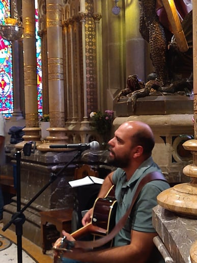 Gallery photo 4 of Jesus L. Acoustic