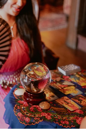 Gallery photo 4 of Jezmina Von Thiele Tarot & Palmistry