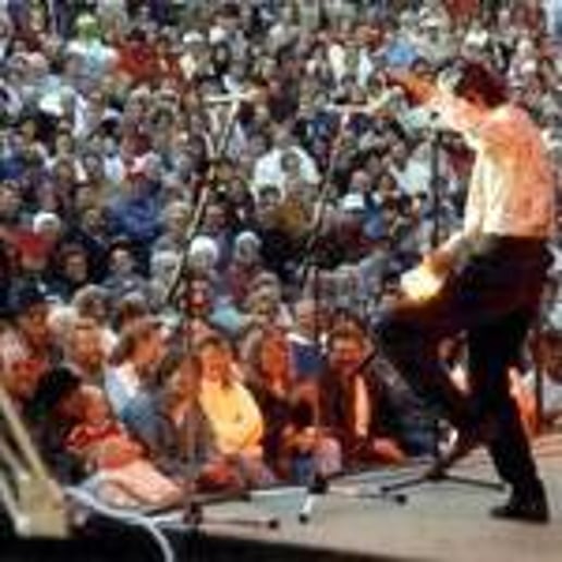 Gallery photo 9 of Jim Cruise The "Spoon Man"