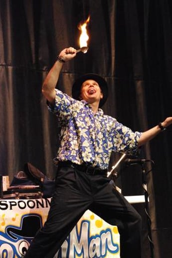 Gallery photo 10 of Jim Cruise The "Spoon Man"