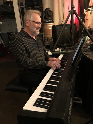 Gallery photo 3 of Jim Faz Piano Entertainment