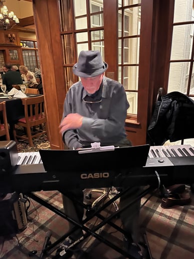 Gallery photo 2 of Jim Manus Plays Piano