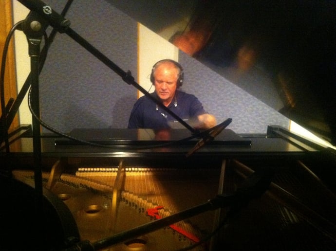 Gallery photo 3 of Jim Manus Plays Piano
