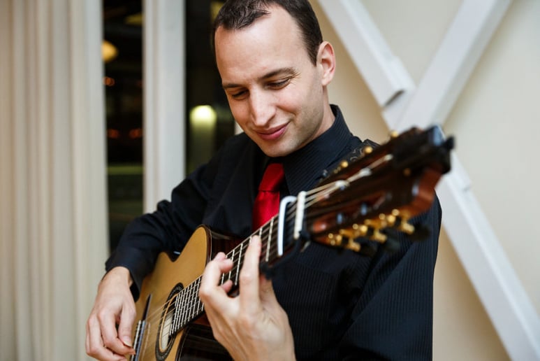 Gallery photo 1 of Jim Perona - Instrumental Guitarist