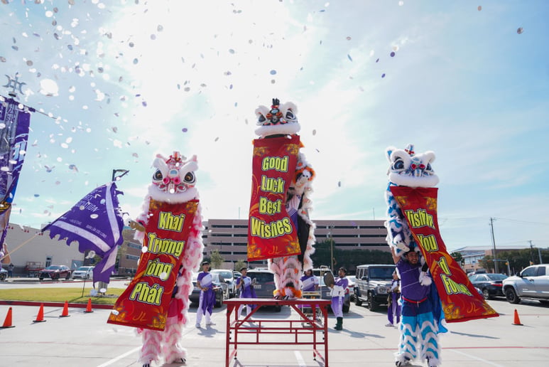Gallery photo 3 of Jiu Long Lion Dance Troupe