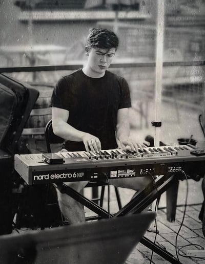 Gallery photo 4 of JJ Band