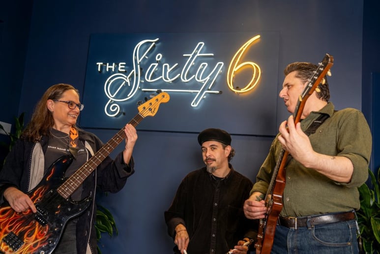 Gallery photo 7 of J.J. Vicars & The Desiatos