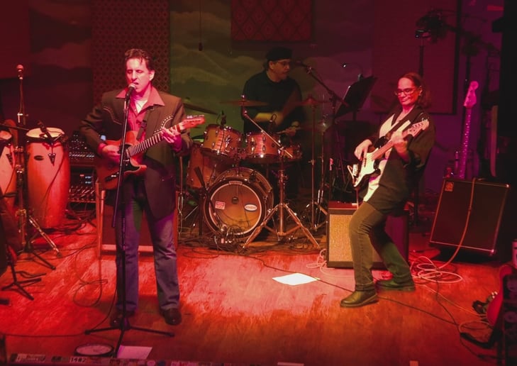 Gallery photo 1 of J.J. Vicars & The Desiatos