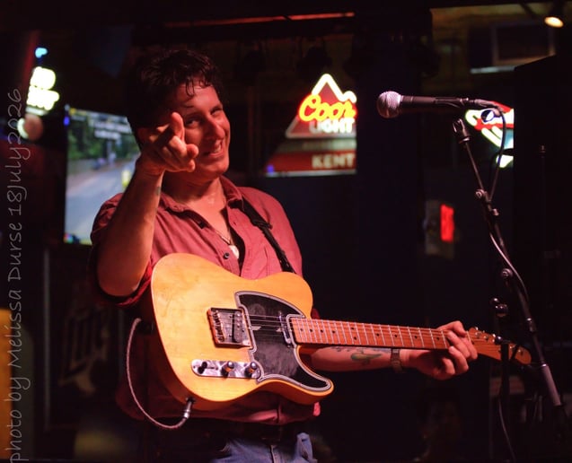 Gallery photo 11 of J.J. Vicars & The Desiatos