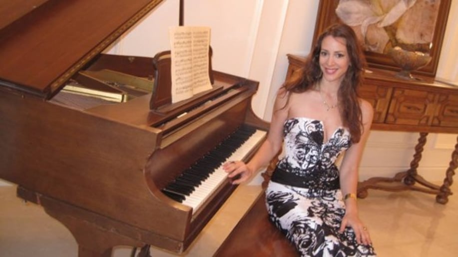 Gallery photo 13 of Joanne Togati