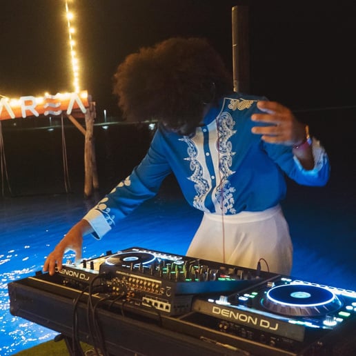 Gallery photo 4 of Joc Havana