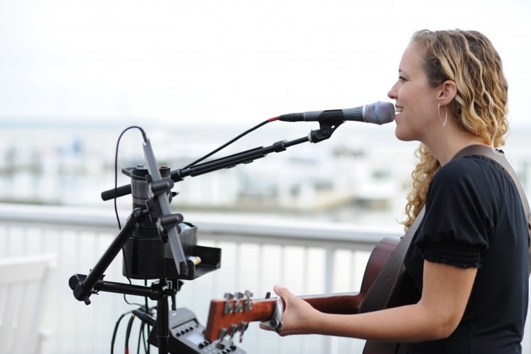 Gallery photo 9 of Jocelyn Oldham Live