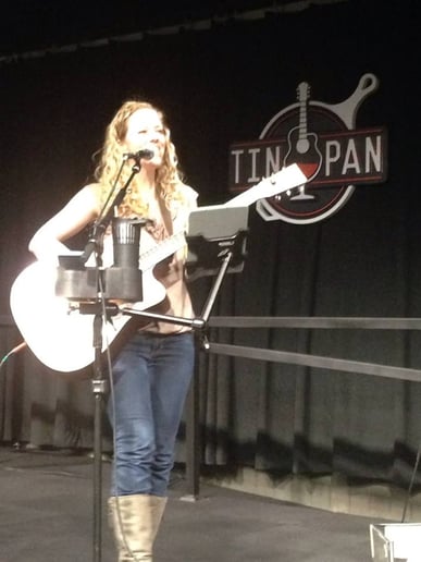 Gallery photo 19 of Jocelyn Oldham Live