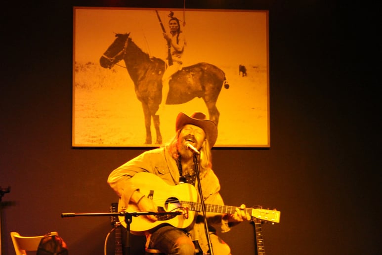 Gallery photo 1 of Joe Eddie, Guitar Man