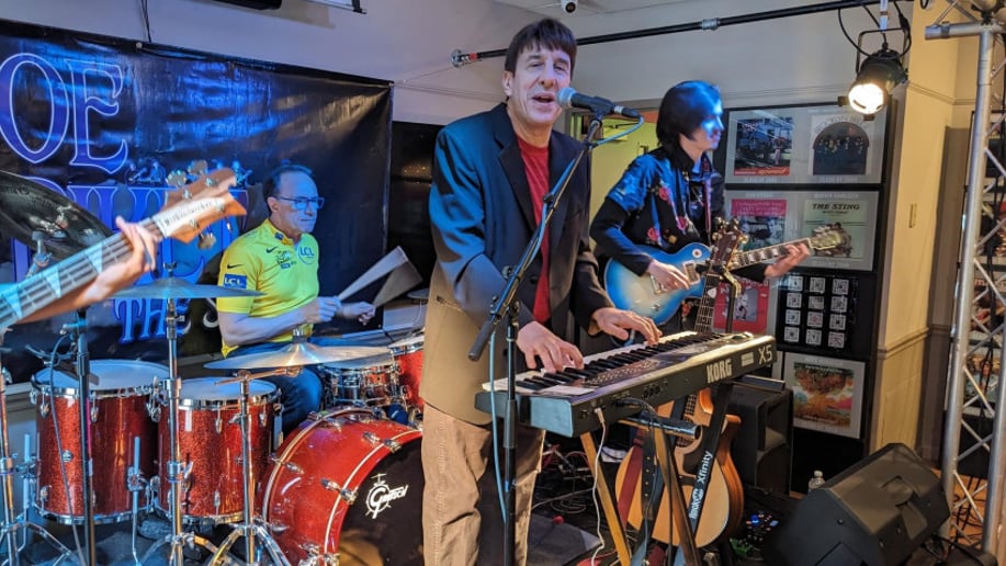 Gallery photo 2 of Joe Piket and the Storm